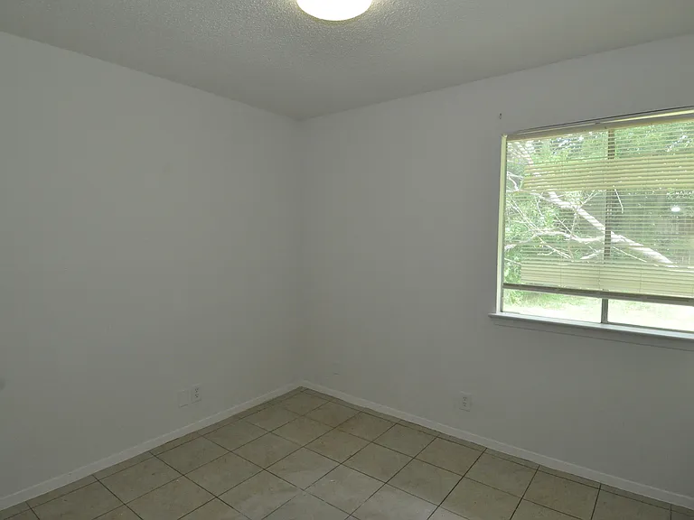10612 Topperwein Dr #B — Photo 5