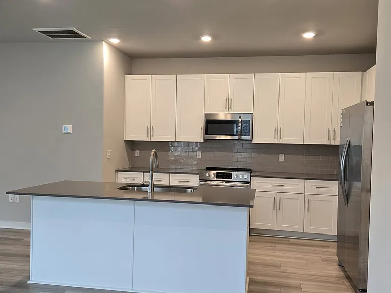 326 Lydia Dr — Photo 12