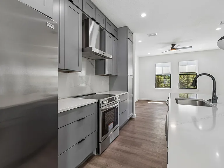 1218 E Kay St #14 — Photo 22