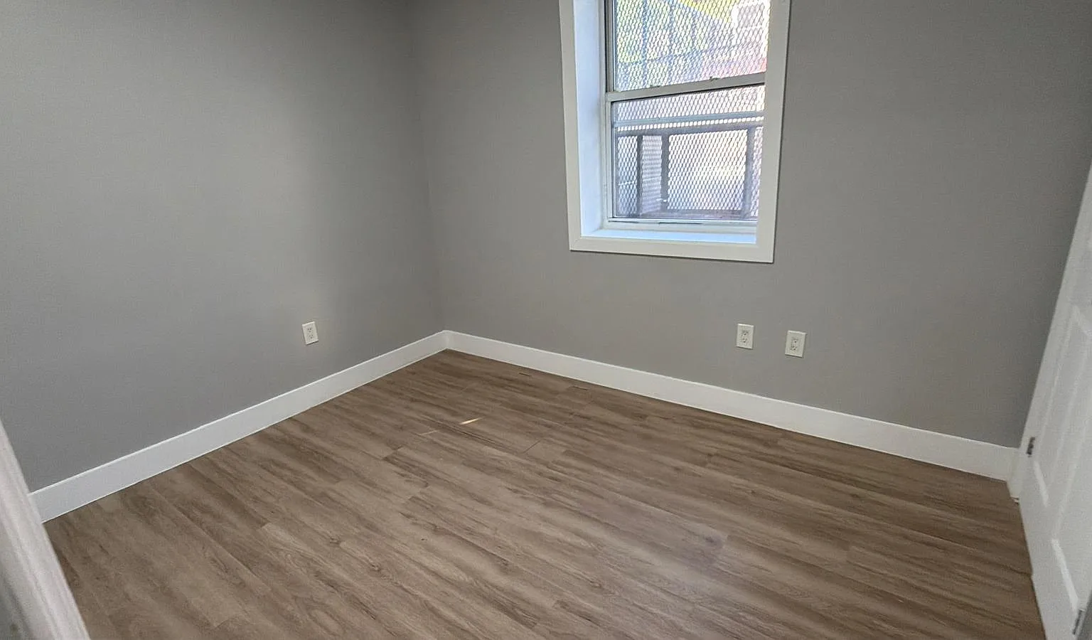3 bed, $3,373 — Photo 2
