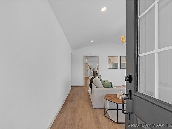 5th image of 17662 S Tacoma St