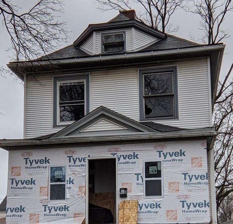 1st image of 410 S 16th Ave