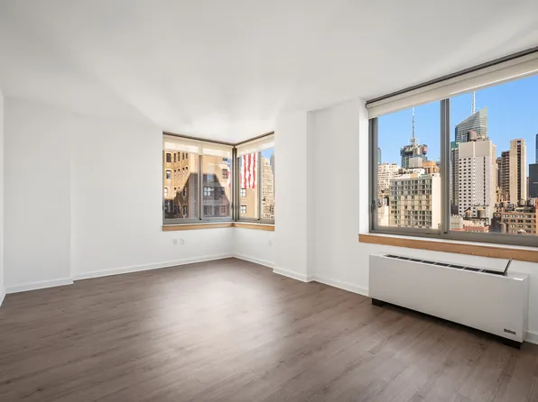 35 West 33rd Street image 2 of 19