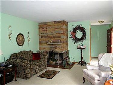 3rd image of 607 Shaker Dr