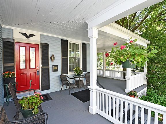 4th image of 1623 Larch Ave
