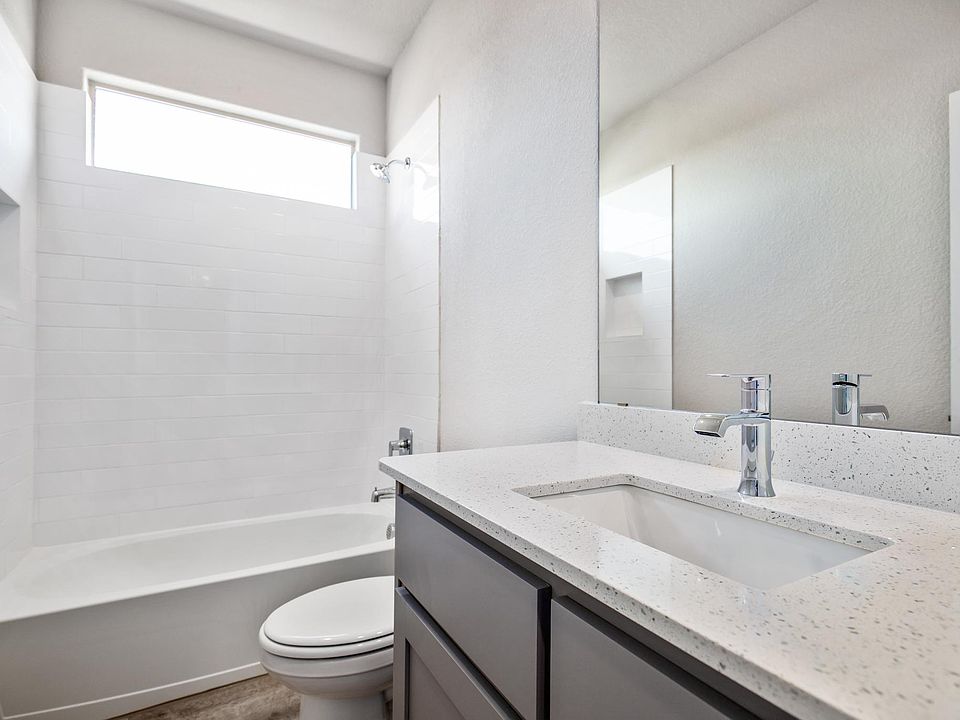 1st image of 813 Blackhorse Trl