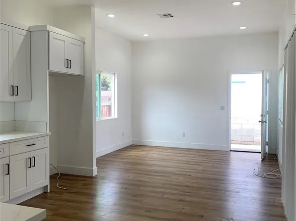 1330 W 10th St #2, Santa Ana, CA 92703