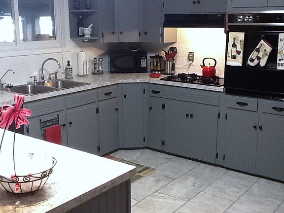 2nd image of 608 N Kansas St