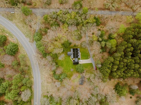 38 Oak Ln, Clarington, PA 15828