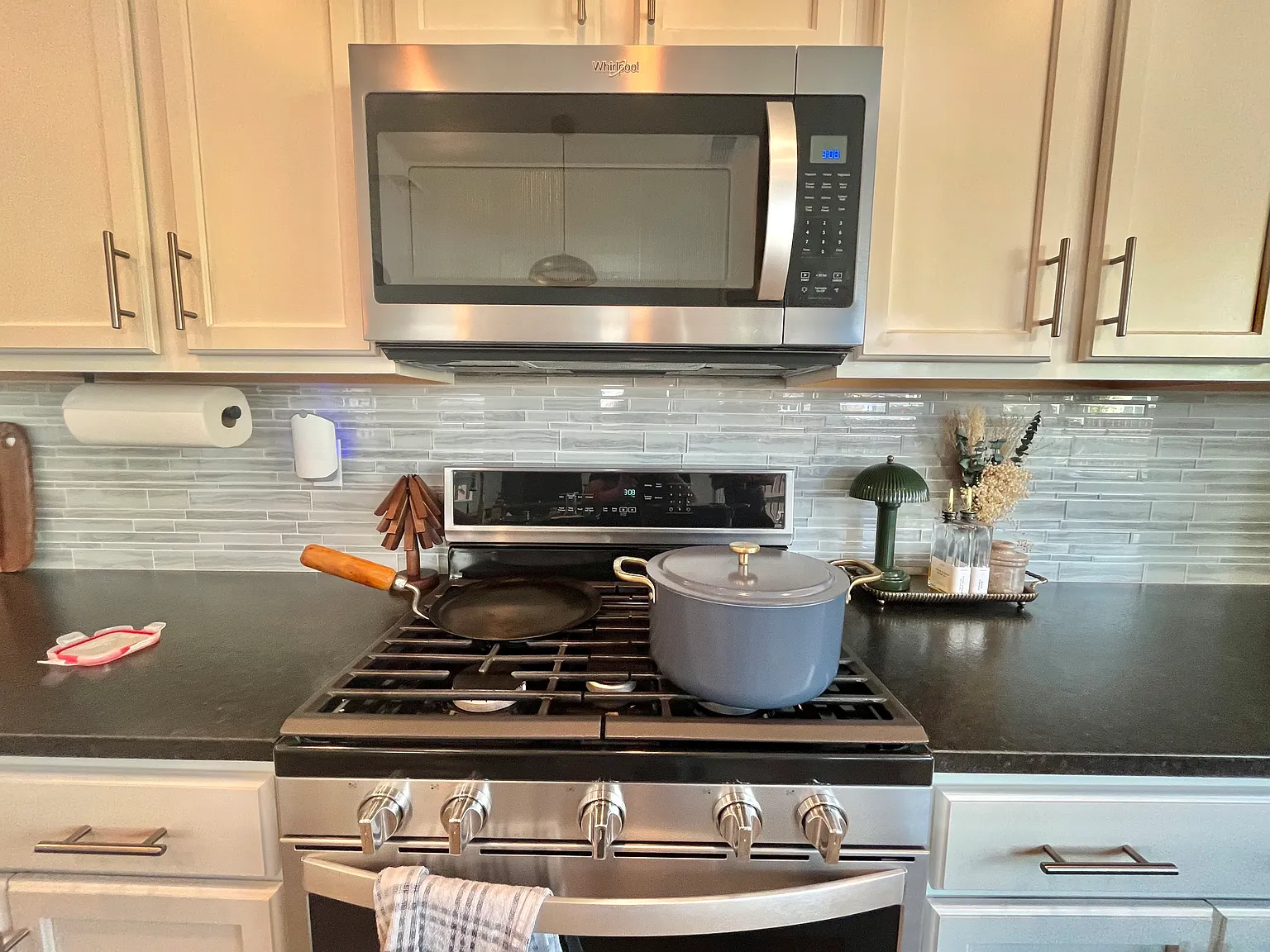 5 bed, 3.5 bath, 3400 sqft, $3,400 — Photo 4