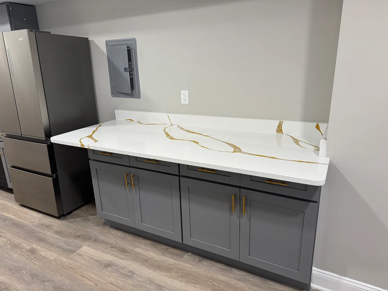 2 bed, 650 sqft, $2,300 — Photo 4
