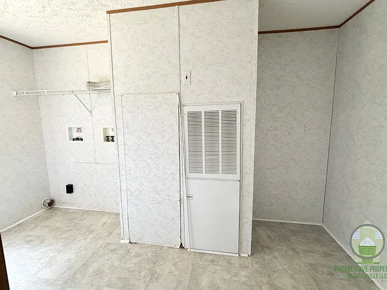 68 Honeysuckle Dr — Photo 10