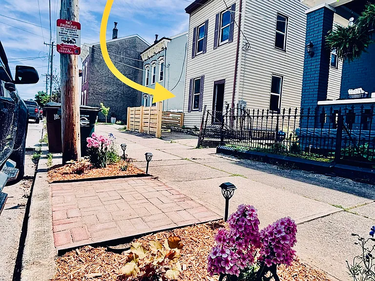 724 Central Ave — Photo 2