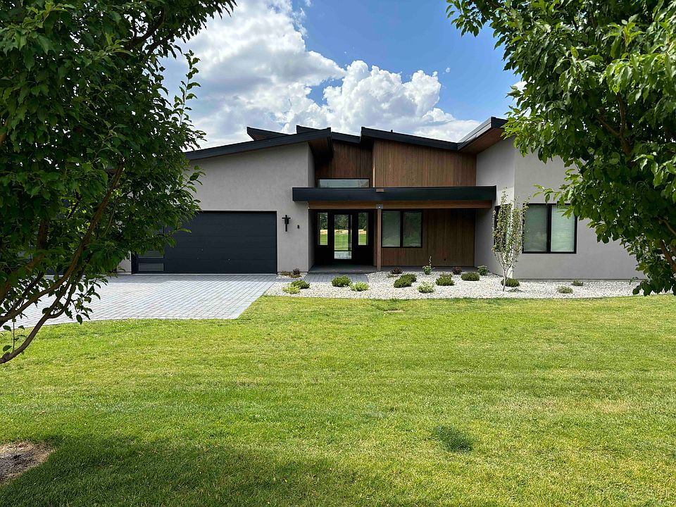 8 Streamside