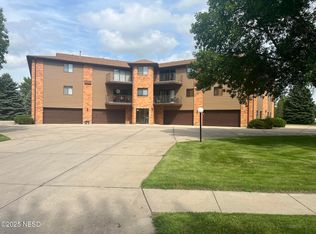 190 19th St SE APT 203, Watertown, SD 57201