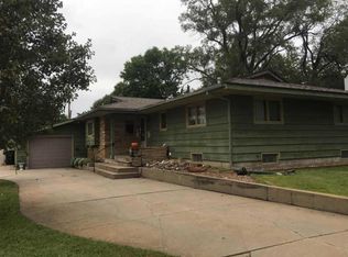 525 Santa Fe St, Halstead, KS 67056