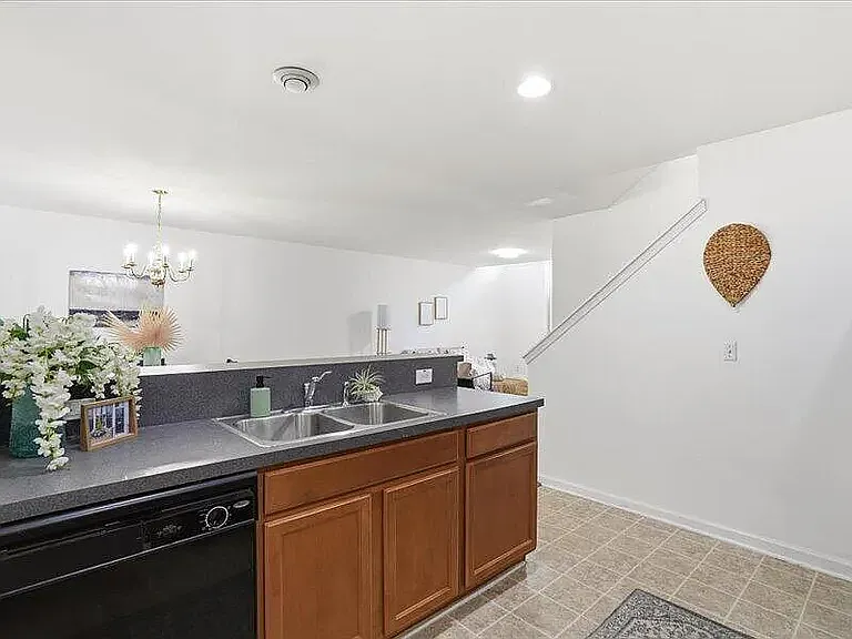9176 Maple Grove Dr — Photo 11