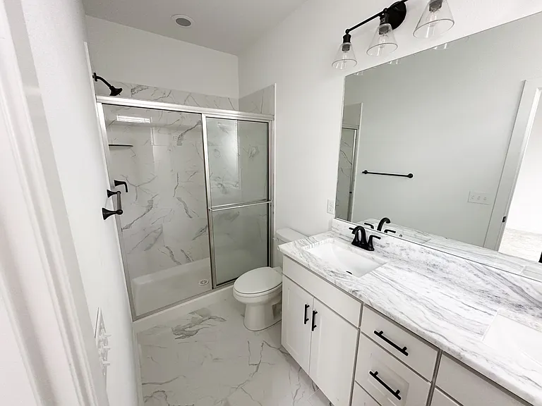 1246 W James St #2 — Photo 10