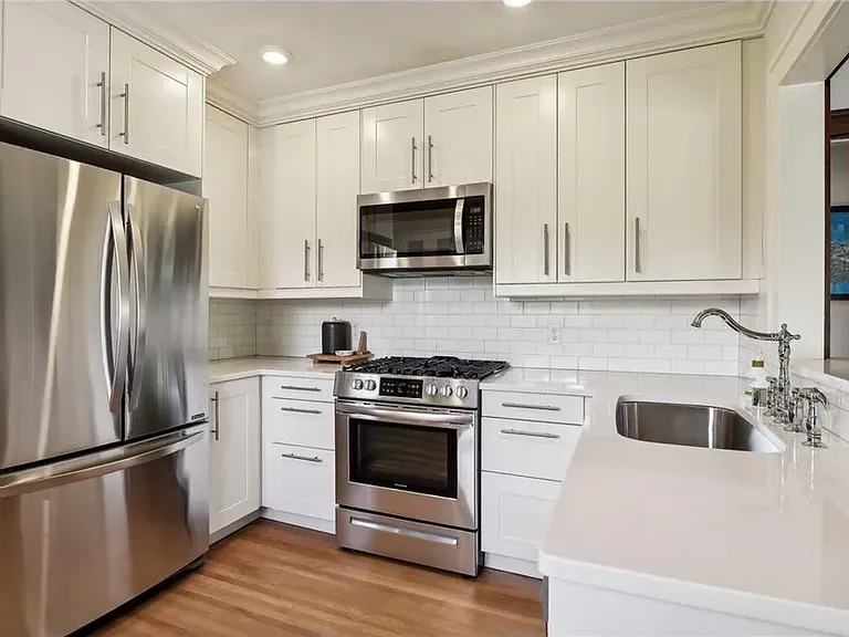 2334 Benjamin St NE #UPPER — Photo 5