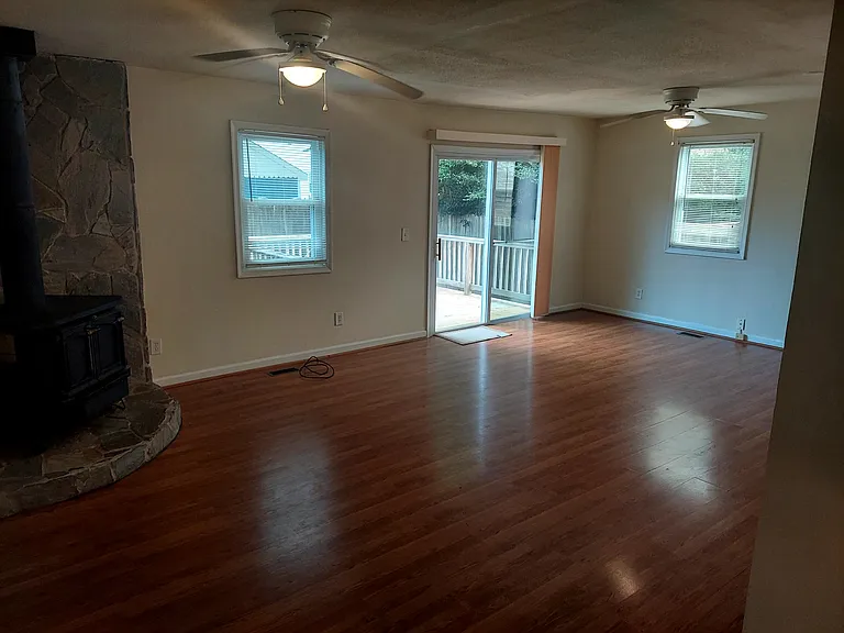 1320 Elm View Ave — Photo 4