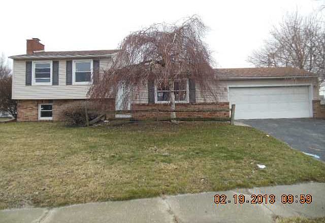 1st image of 2424 Jamestown Dr