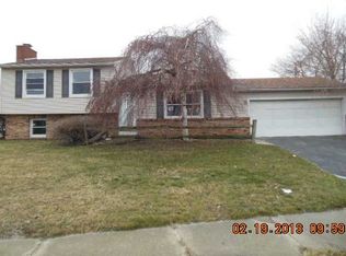 2424 Jamestown Dr, Northwood, OH 43619