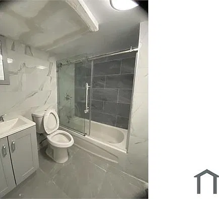 3 bed, 800 sqft, $3,811 — Photo 3