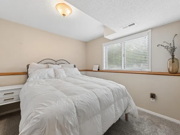 7250 Cactus Curv, Chanhassen, MN 55317