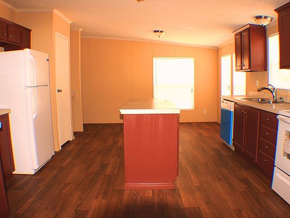 5th image of 125 Mesquite Springs Dr