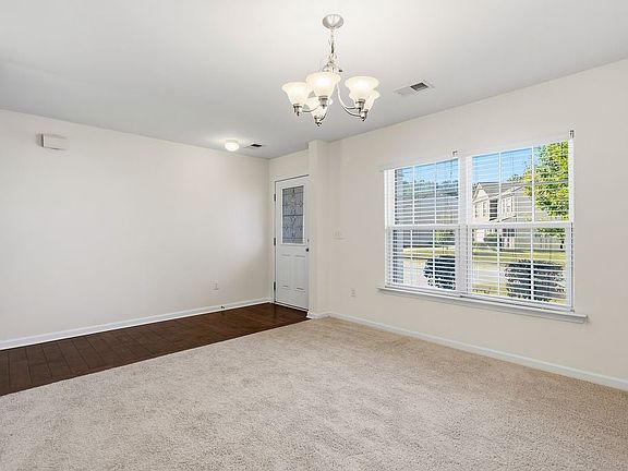 4th image of 31 Ravencrest Dr