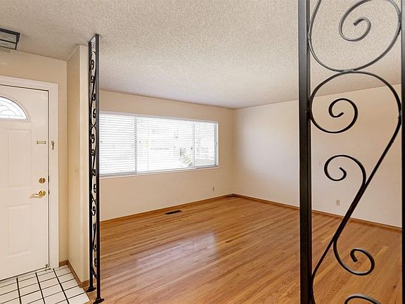 4th image of 962 Lantana Dr