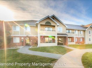 527 Autumn Dr APT 206, Delavan, WI 53115