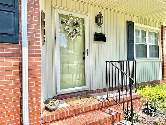 5th image of 1312 Bernard St