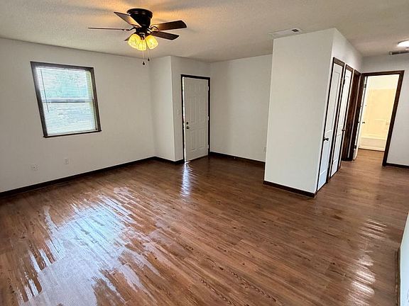 4th image of 1520 Parkway Ct #F