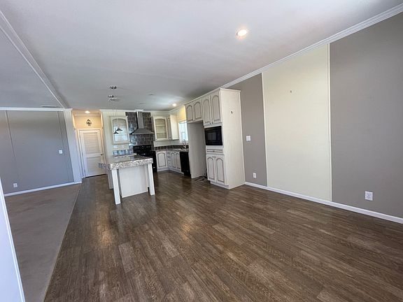 4th image of 900 9th Ave E #51