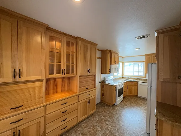 4029 Walnut Dr — Photo 8