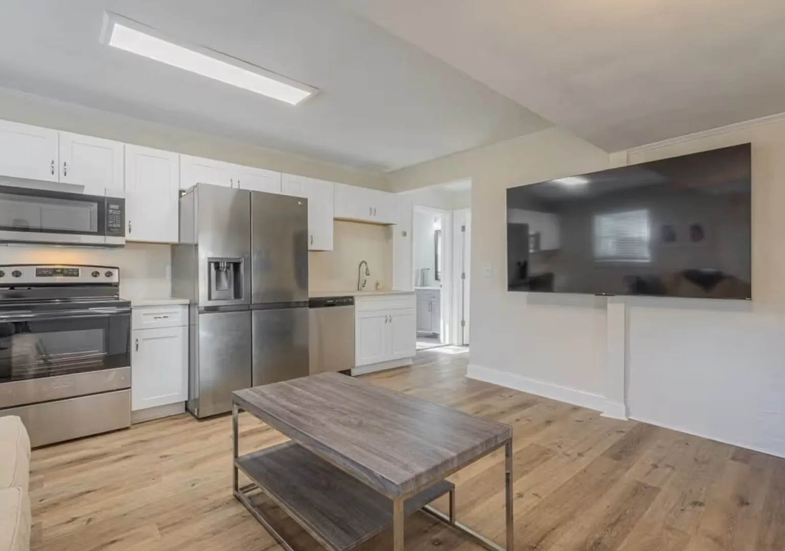 Athens Cottage 1 Bedroom and 1 Bathroom Available for Pre-Leasing! — Photo 3