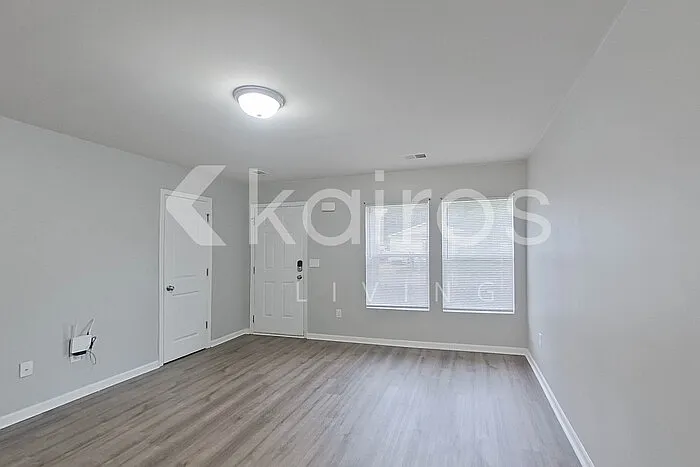 3 bed, 2.5 bath, 1603 sqft, $1,695 — Photo 3
