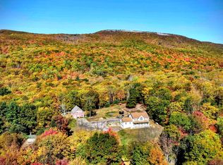 557 Oregon Trl, Shawangunk, NY 12566