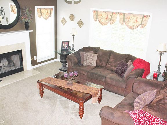 3rd image of 922 Park Place Dr