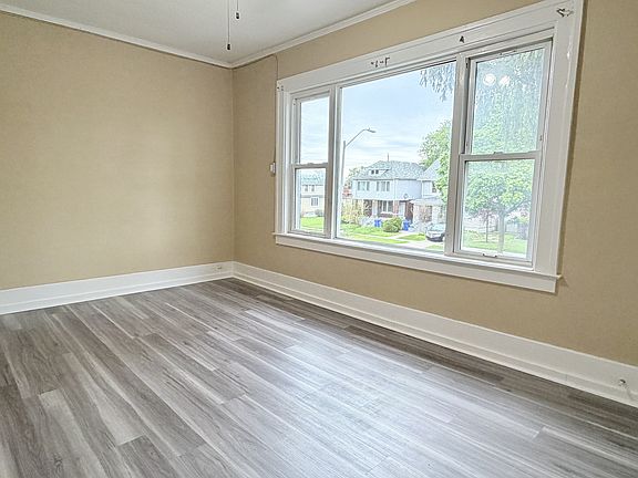 2nd image of 1165 Howard Ave #4