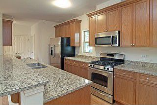 3rd image of 3846 N Kilbourn Ave