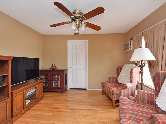 5th image of 58 Sherwood Ave