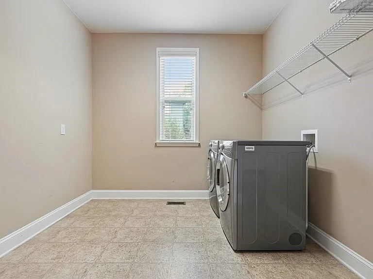 1010 Chelsey Way — Photo 19