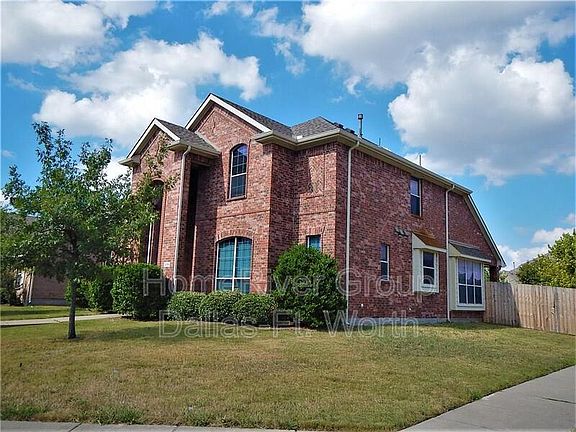 3rd image of 1296 Seymour Dr