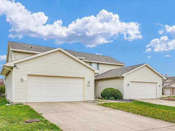 3904 Balmoral Dr, Champaign, IL 61822