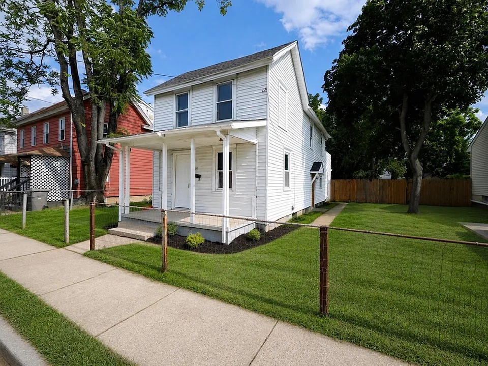 210 W Buck St
