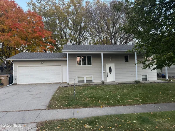 1316 4th St NW, Watertown, SD 57201