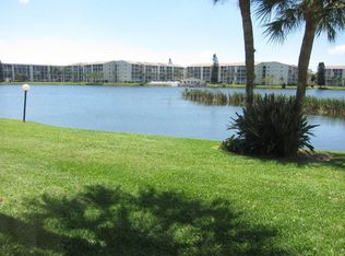 3042 Lake Bayshore Dr, Bradenton, FL 34205