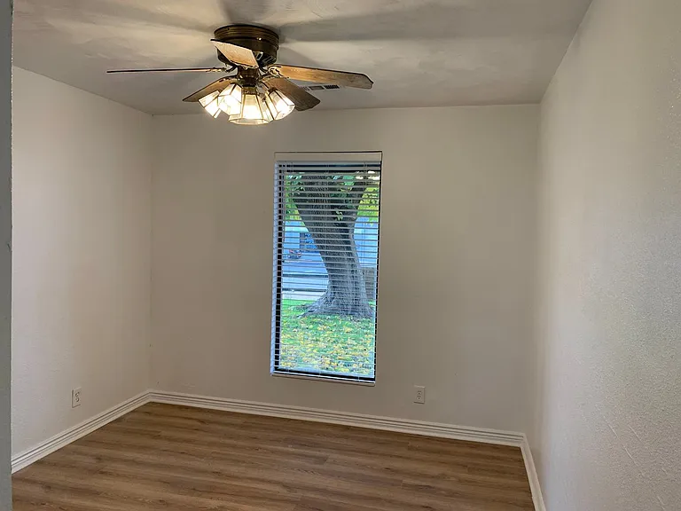 1026 N 1100 W — Photo 20
